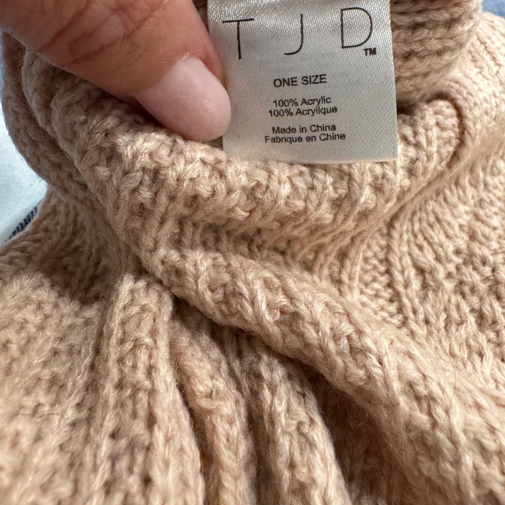 Cozy Knit Beanie in Light Pink - Picture 4 of 5